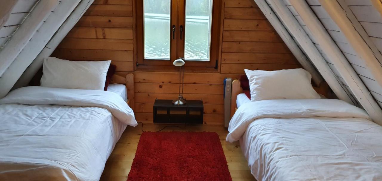 Traditional Casa Pescarului Langa Cu Ponton